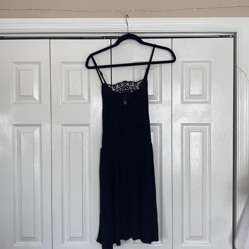 very stretchy black lace dress🌚